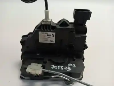 Second-hand car spare part left front door lock for opel corsa e business oem iam references 13431841  