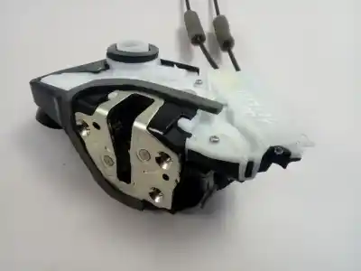 Peça sobressalente para automóvel em segunda mão fechadura da porta dianteira esquerda por toyota yaris (xp21) hybrid style referências oem iam m7313660