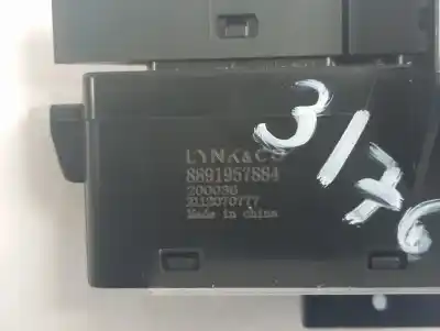 Second-hand car spare part hazard warning lights for lynk & co 01 phev oem iam references 8891957884  