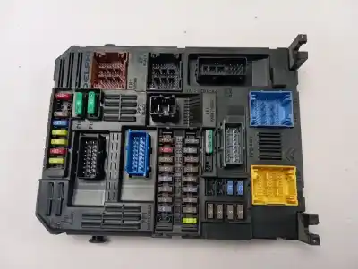 İkinci el araba yedek parçası RÖLE/SIGORTA KUTUSU için PEUGEOT EXPERT FURGÓN  OEM IAM referansları 9830790580  