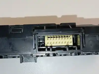 Second-hand car spare part multifunction switch for dacia duster ii expression oem iam references 283e83332r  