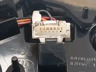 Second-hand car spare part interior rear right light for kia ceed drive oem iam references 92404j7050  