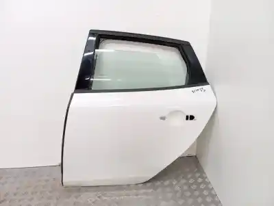 Second-hand car spare part rear left door for volvo v40 básico oem iam references 32351000