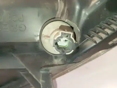 Second-hand car spare part right headlight for nissan note (e11e) acenta oem iam references 260109u100  