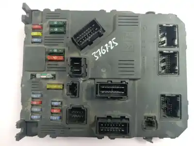 İkinci el araba yedek parçası RÖLE/SIGORTA KUTUSU için PEUGEOT PARTNER (S2)  OEM IAM referansları 9657999680  