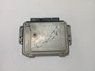 Peça sobressalente para automóvel em segunda mão CENTRALINA DE MOTOR UCE por NISSAN INTERSTAR MOD. 04 (X70)  Referências OEM IAM 8200635663  