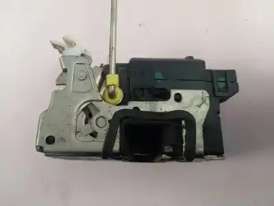 Second-hand car spare part left front door lock for dacia duster ambiance 4x2 oem iam references   