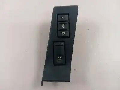 Second-hand car spare part left front power window switch for renault master combi desde ´98 2.5 diesel 114 cv / 84 kw oem iam references 7700351692