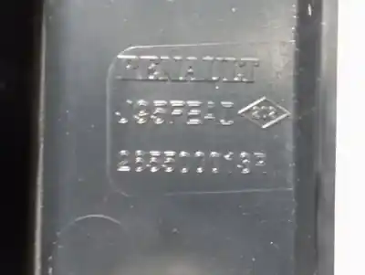 Second-hand car spare part right tailgate light for renault scenic iii expression oem iam references 89089202  