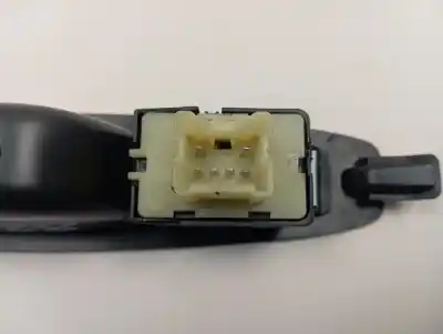 Peça sobressalente para automóvel em segunda mão botão / interruptor elevador vidro traseiro esquerdo por renault captur helly hansen referências oem iam 829614619r  