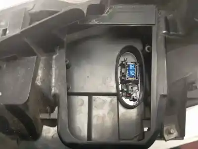 Second-hand car spare part right headlight for bmw serie 7 (e65/e66) 730d oem iam references 7162120  