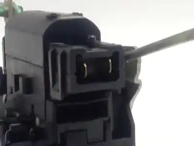 Second-hand car spare part front right door lock for iveco 65c18  oem iam references   