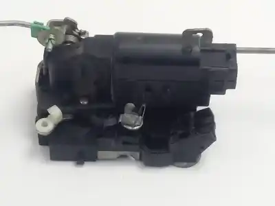 Second-hand car spare part front right door lock for iveco 65c18  oem iam references   