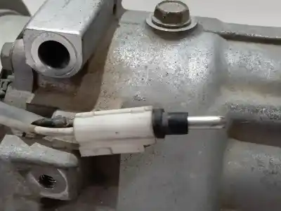 Peça sobressalente para automóvel em segunda mão compressor de ar condicionado a/a a/c por dacia duster ambiance 4x2 referências oem iam 926006229r  