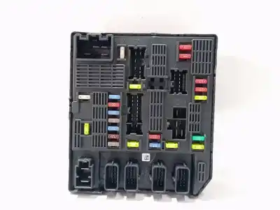 Peça sobressalente para automóvel em segunda mão caixa de fusíveis e relés por renault scenic iii grand dynamique referências oem iam 284b62342r