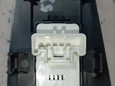 Second-hand car spare part right front power window switch for mazda 3 lim. (bl) luxury oem iam references bhs2684l1  