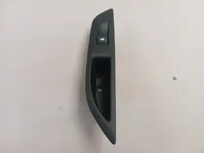 Peça sobressalente para automóvel em segunda mão Botão / Interruptor Elevador Vidro Traseiro Direito por PEUGEOT 208 (P2) Active Referências OEM IAM 9823212580  