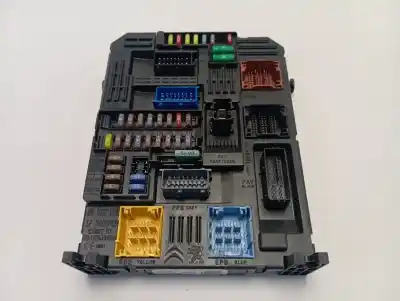 Peça sobressalente para automóvel em segunda mão caixa de fusíveis e relés por peugeot 3008 active referências oem iam 9830805680