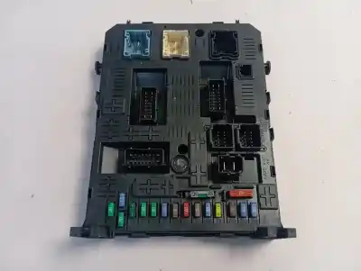 Peça sobressalente para automóvel em segunda mão caixa de fusíveis e relés por peugeot 308 active referências oem iam 1613317180