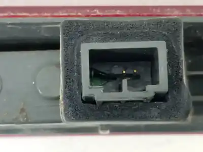 Peça sobressalente para automóvel em segunda mão farolim de travão central por volvo xc60 kinetic awd referências oem iam 31467107  