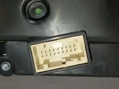 Peça sobressalente para automóvel em segunda mão quadrante por peugeot 208 (p2) active referências oem iam 9843003980  