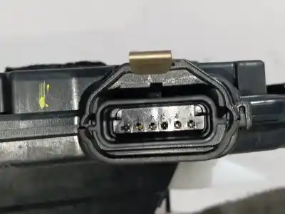 Peça sobressalente para automóvel em segunda mão fechadura da porta dianteira esquerda por renault clio v business referências oem iam 805032387r  40539134