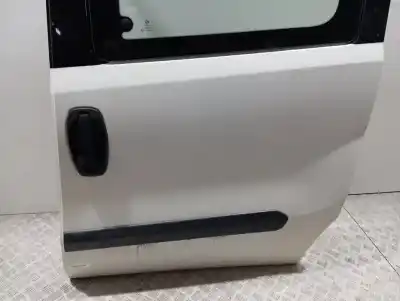 Peça sobressalente para automóvel em segunda mão porta de correr esquerda por opel combo d kasten l1h1 2.4t referências oem iam 95517778  95529071 / 95519536 / 95519624