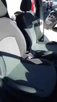 Автозапчастина б/у правий ліхтар для peugeot 206 g-kfw посилання на oem iam   