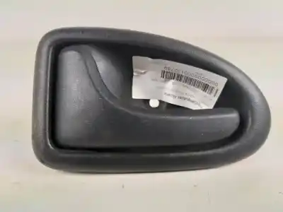 Автозапчастина б/у ліва задня внутрішня ручка для renault clio ii fase i (b/cbo) d4f712 посилання на oem iam 7700423887
