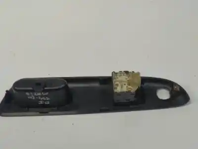 Pièce détachée automobile d'occasion commande de lève vitre avant gauche pour daewoo matiz (m100, m150) 1.0 références oem iam 96563824  