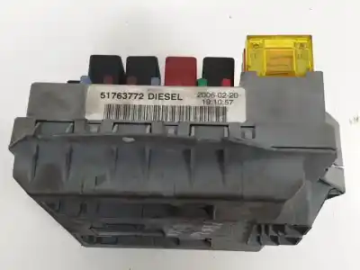 Peça sobressalente para automóvel em segunda mão caixa de fusíveis e relés por fiat i doblò (119) 223a7000 referências oem iam   