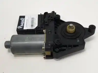 Автозапчастина б/у двиг скла задне ліво для volkswagen passat variant (3b5) 2.3 v5 cat (agz) посилання на oem iam 0130821697