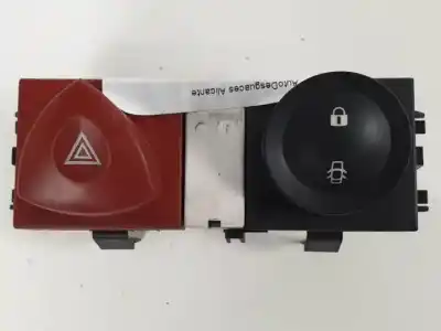 Second-hand car spare part hazard warning lights for renault megane ii coupe f9q800 oem iam references 8200095493