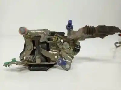 Second-hand car spare part left front door lock for isuzu trooper 4jg2 oem iam references   