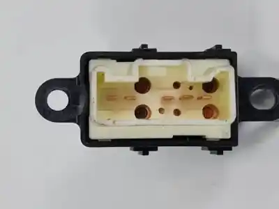 Автозапчасти б/у управление задними правыми стеклами за mazda premacy (cp) rf4f ссылки oem iam   