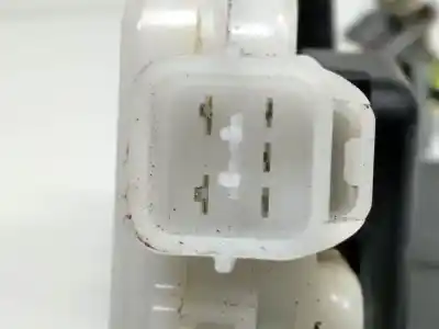 Автозапчастина б/у замок передніх дверей лівий для mitsubishi montero (v60/v70) d-4m41 посилання на oem iam   