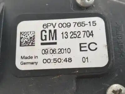 Second-hand car spare part accelerator pedal for opel astra j lim. a16xer oem iam references 13252704  