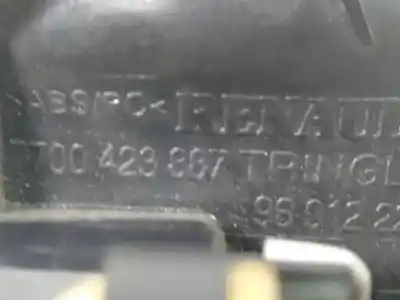 Автозапчастина б/у ліва задня внутрішня ручка для renault clio ii fase i (b/cbo) k4j713 посилання на oem iam 7700423887  
