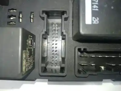 Автозапчасти б/у блок реле/предохранителей за land rover range rover iii (l322) 3.0 d 4x4 ссылки oem iam 518880000  