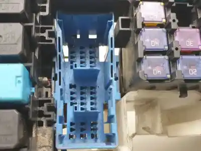 Peça sobressalente para automóvel em segunda mão caixa de fusíveis e relés por mazda 5 berl. (cr) lf referências oem iam c27066760  