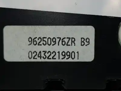 Peça sobressalente para automóvel em segunda mão display gps / multimídia por peugeot 206 berlina xr referências oem iam 96250976zr  02432219901