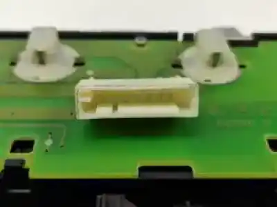 Peça sobressalente para automóvel em segunda mão luz interior por bmw serie 1 berlina (e81/e87) 204d4 referências oem iam 6575697206401  28030483