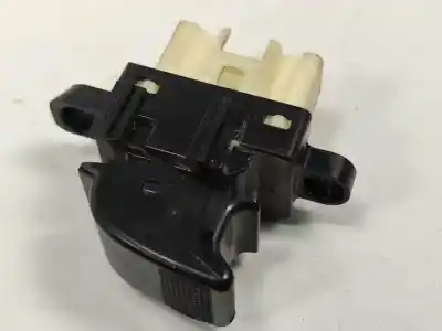 Peça sobressalente para automóvel em segunda mão botão / interruptor elevador vidro traseiro direito por mazda 6 station wagon (gy) 2.3 (gy3w) referências oem iam 