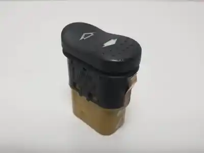 Pièce détachée automobile d'occasion commande de lève vitre avant droit pour ford focus berlina (cak) d/ffda références oem iam k808x  