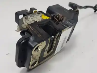 Second-hand car spare part left front door lock for kia carens (fj) d4ea oem iam references 