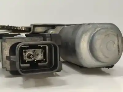 Pezzo di ricambio per auto di seconda mano alzacristalli anteriore destro per opel corsa c z13dt riferimenti oem iam 13173074  