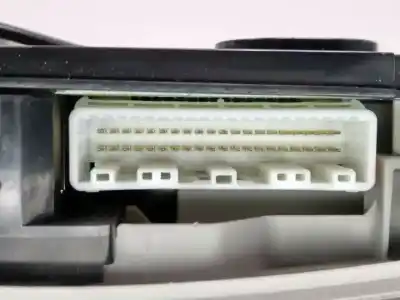 Автозапчастина б/у внутрішне світло для lexus is200 (ds2/is2) 2adfhv посилання на oem iam 8973253050  1d111044g