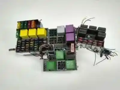 Pezzo di ricambio per auto di seconda mano scatola relè/fusibili per opel tigra twin top z12xe riferimenti oem iam 09115142