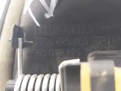Автозапчастина б/у внутрішня задня права ручка для renault clio ii fase i (b/cbo) d4f712 посилання на oem iam 7700423888  