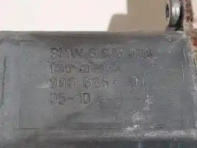 Peça sobressalente para automóvel em segunda mão elevador de vidros dianteiro direito por bmw serie 3 berlina (e90) 204d4 referências oem iam 6927028  